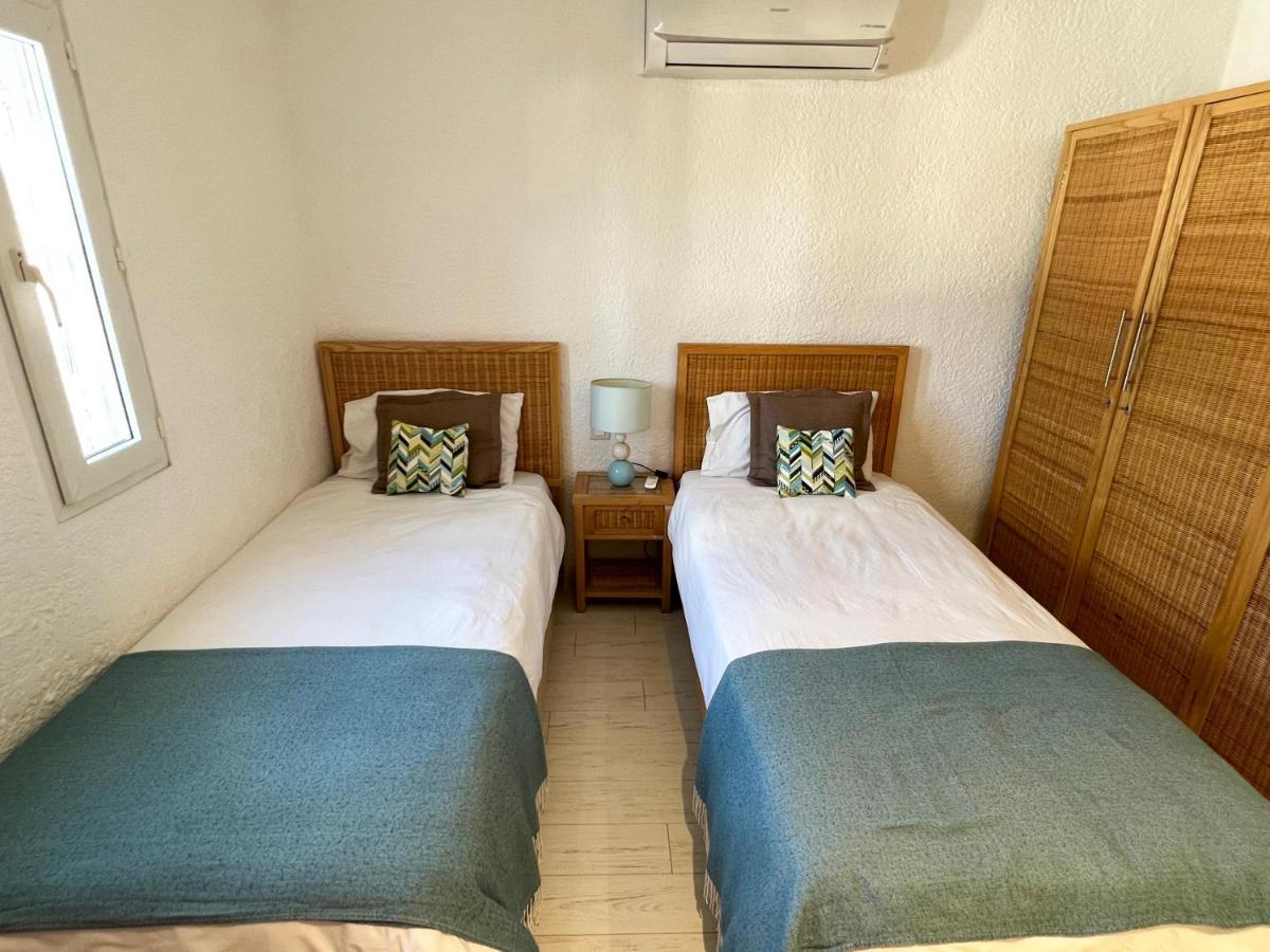 Caro'S Beachfront Тру о Биш Екстериор снимка